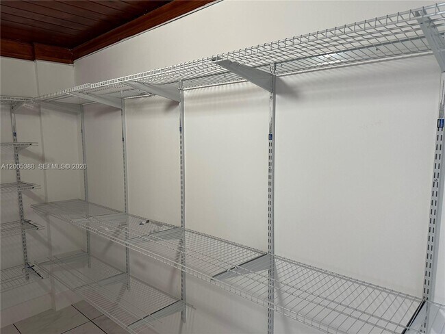 Building Photo - 1765 SW 21st St