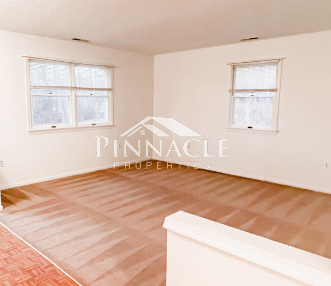 Living Room - 1949 Sunnymeade Rd