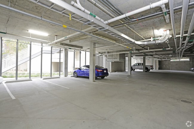 Modernaire Luxury Apartments - San Diego, CA | Apartment Finder - Cheap Luxury Apartment Rentals With Parking