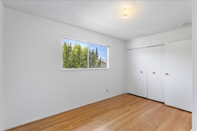 Building Photo - 1443 Cottage St