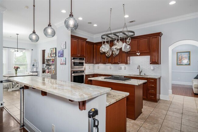 Building Photo - 8456 Marsh Pointe Dr