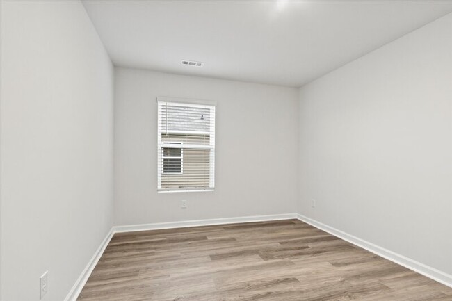 Building Photo - 9948 Sequoyah Cove Dr