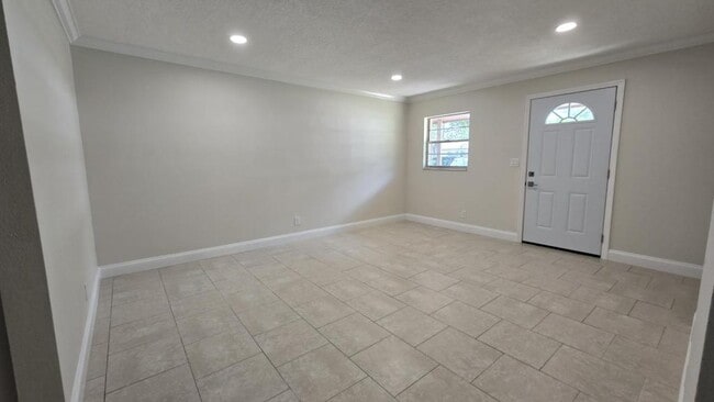 Building Photo - 556 Lambright Rd