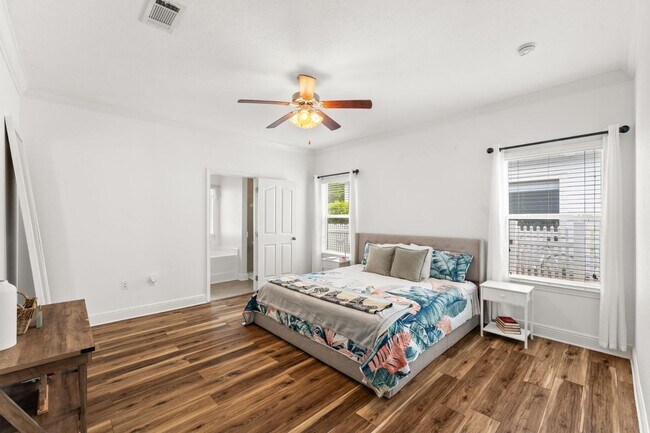 Building Photo - 486 Fanny Ann Way