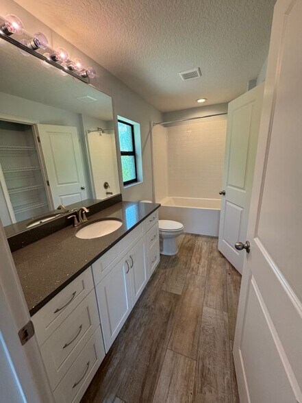 Building Photo - 1677 Lizette St SE