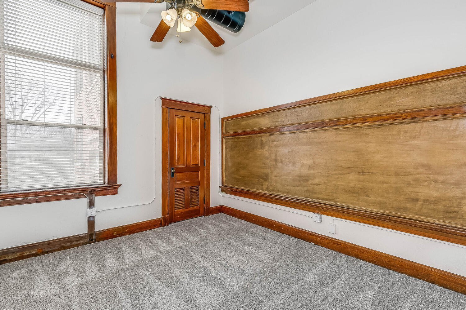 Building Photo - 249 N Athenian Ave
