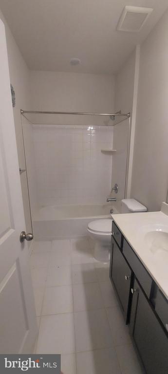 Building Photo - 2563 Hopton Ln