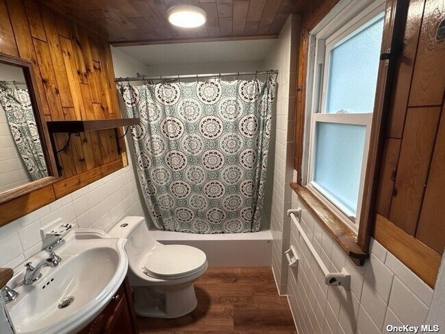 Building Photo - 89 N Forest Ave