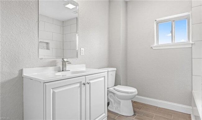 Building Photo - 1503 E Indian River Rd