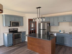 Building Photo - 17334 N Main St