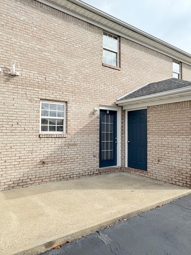 Building Photo - 117 Concord Dr