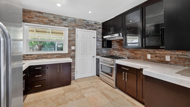 Building Photo - 3 Bedroom Home for Rent – Prime Norwalk Location