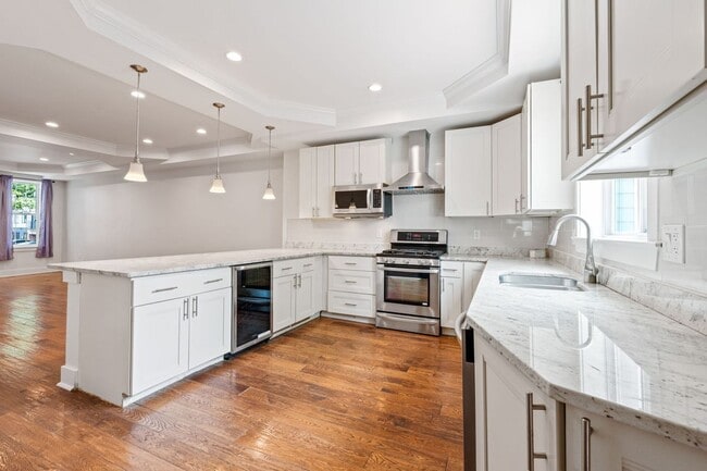 Building Photo - 1110 Orren St NE