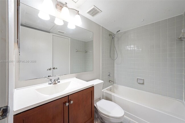 Building Photo - 2871 N Oakland Forest Dr