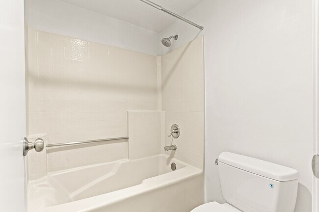 Building Photo - 760 Canyon Oaks Dr