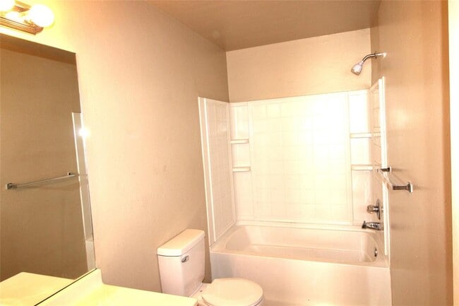 Building Photo - 4508 SE 77th St