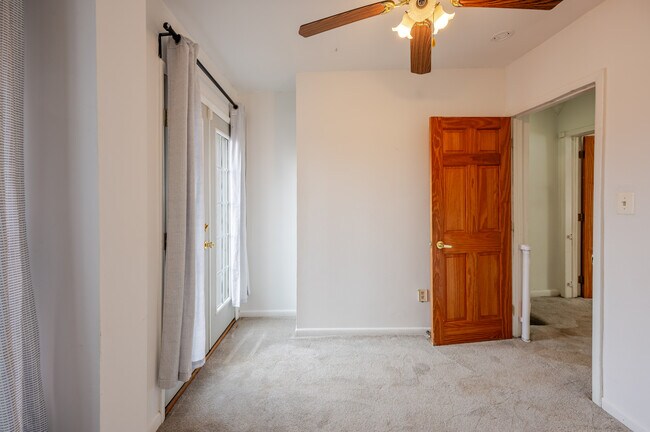 Building Photo - 21 17th St SE