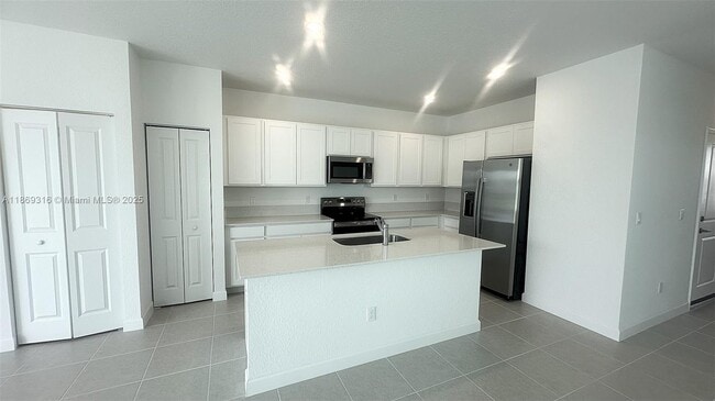 Building Photo - 538 Rivergrass St