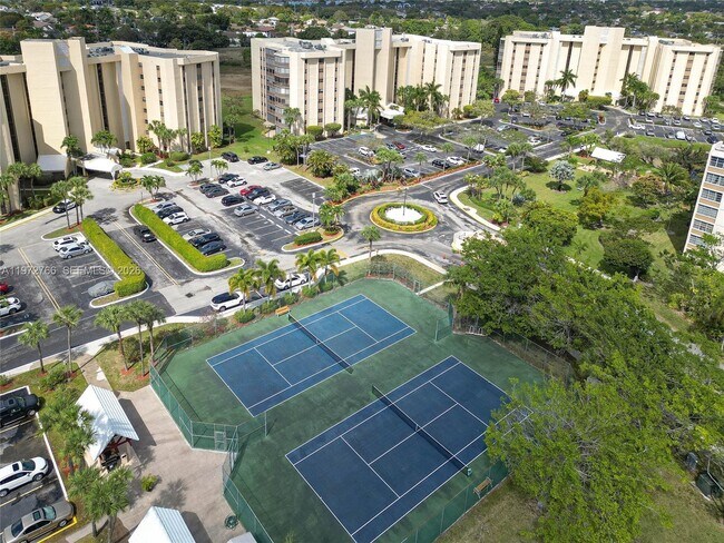 Building Photo - 7200 Radice Ct