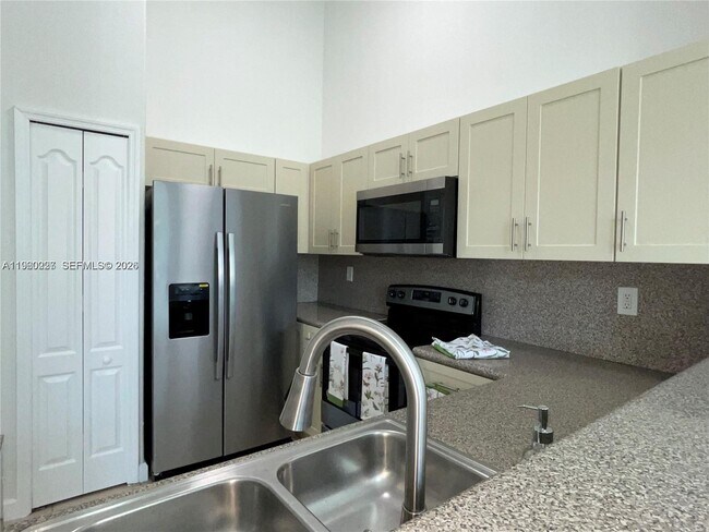 Building Photo - 2637 SE 16th Terrace