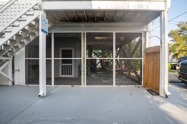Building Photo - FURNISHED OFF-SEASON MONTHLY RENTAL-STARTI...