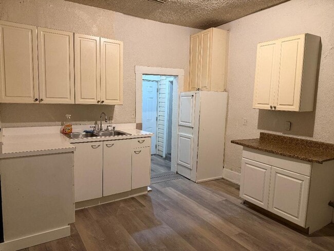 Building Photo - 1966 W 26th St