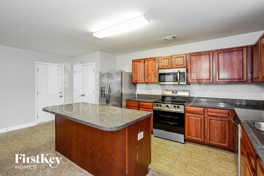 Building Photo - 2922 Blueberry Dr
