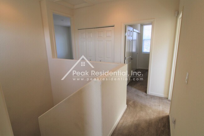 Building Photo - Newer South Sacramento Area 3bd/2.5ba Home
