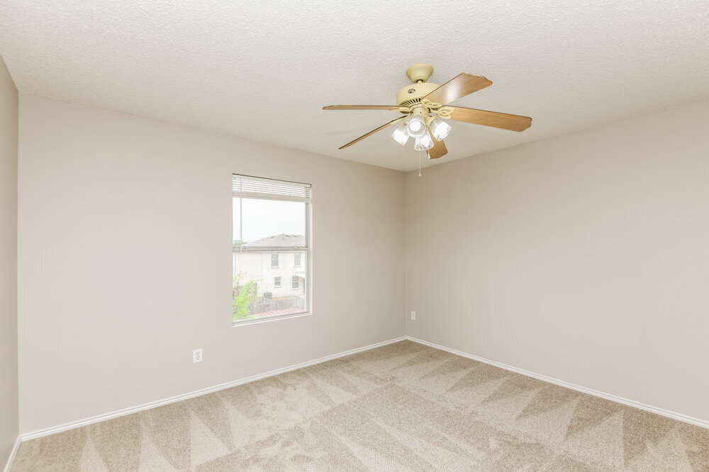 Building Photo - 4329 Meadowknoll Dr