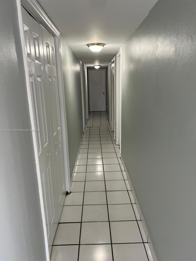 Building Photo - 30 E 12th St