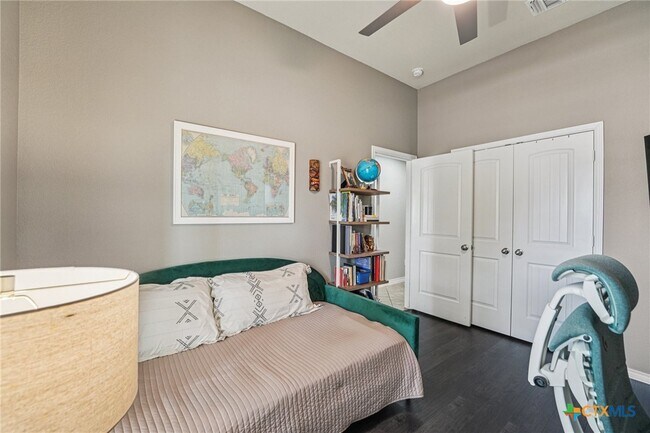 Building Photo - 3303 Vineyard Trail