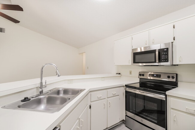 Building Photo - 3470 Paisley Cir