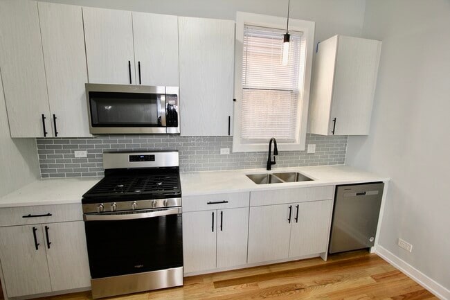 Building Photo - 7413 S Princeton Ave