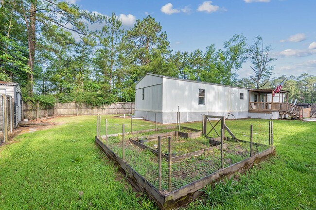 Building Photo - 20356 S I - 12 Service Rd