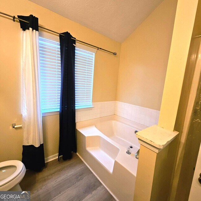 Building Photo - 1278 Labrador Ln