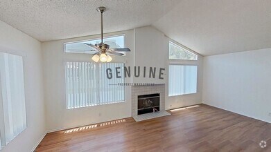 Building Photo - Charming 1Bd Upstairs Condo w/ Den & Garage