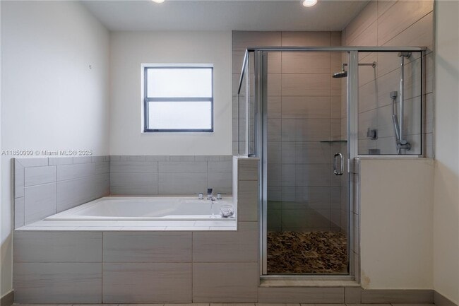 Building Photo - 10590 NW 78th Terrace