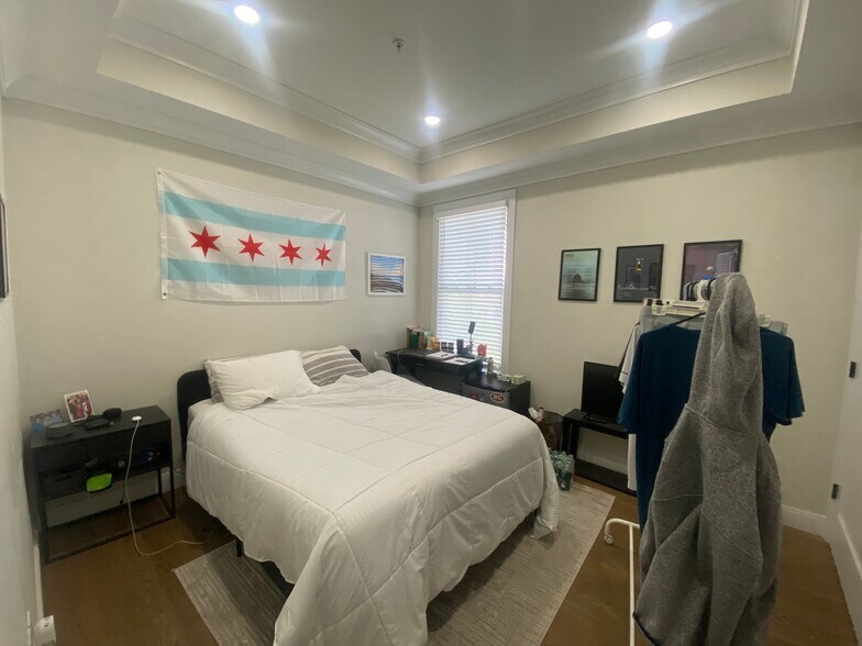 Building Photo - 153 Foster St