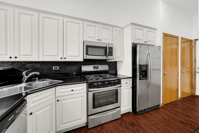 Building Photo - 1017 Arbor Ct