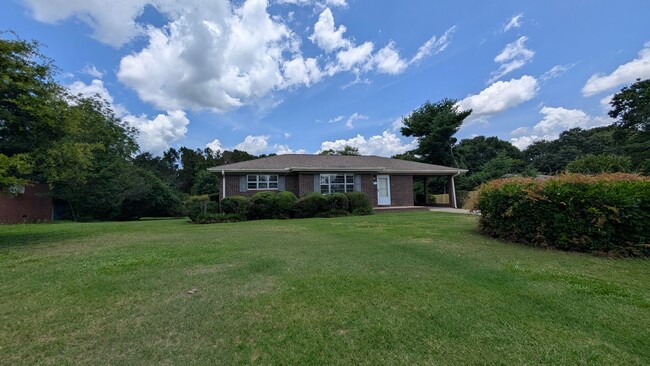 Building Photo - Traditional Brick Ranch Home for Lease | 3...