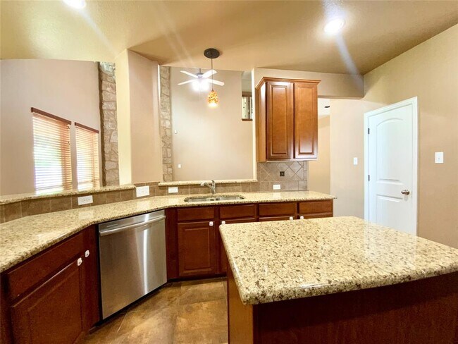 Building Photo - 303 Kati Ln