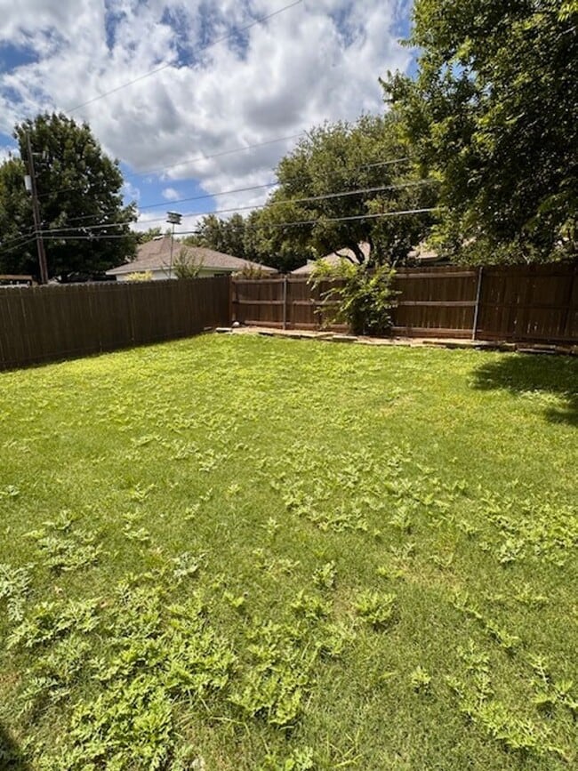 Building Photo - Beautiful home in Lorena ISD