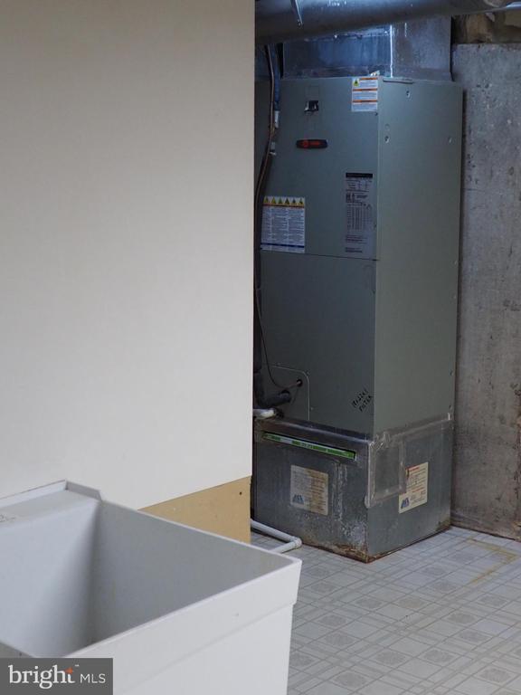 Building Photo - 5711 Crownleigh Ct