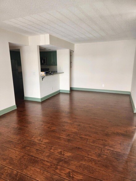 Building Photo - 963 Sonesta Ave NE