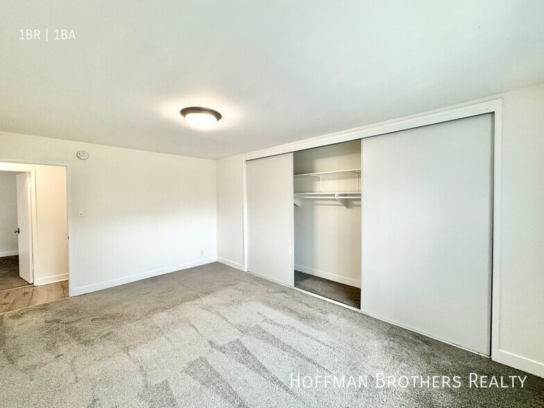 Building Photo - 5415 Newcastle Ave