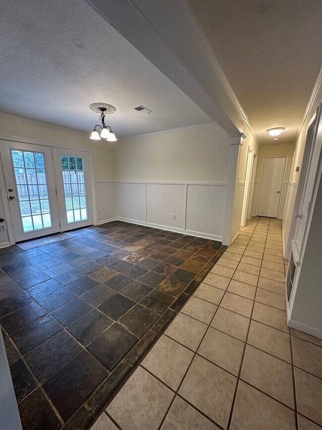 Building Photo - 5854 Michelle Dr
