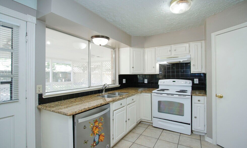 Building Photo - 21306 Park Run Drive