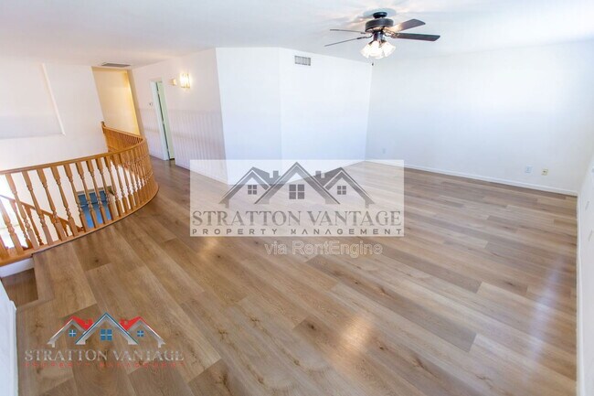 Building Photo - 960 E Constitution Dr