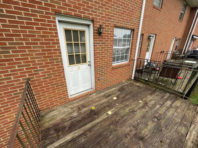 Building Photo - 2165 S Milledge Ave