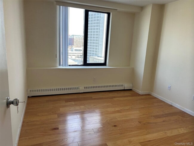 Building Photo - 4 Martine Ave